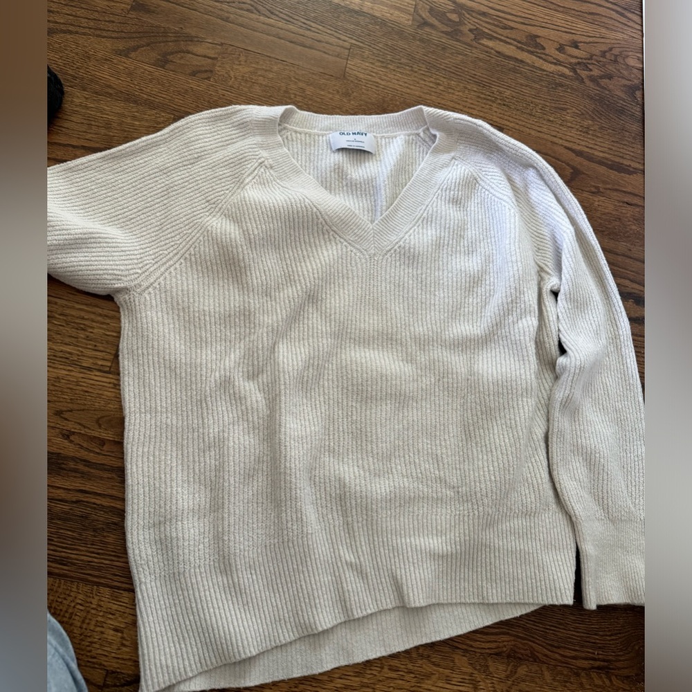 Old navy white sweater